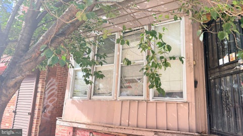 Townhouse For Sale - 1229 W Russell Street<br/> PHILADELPHIA, PA 19140