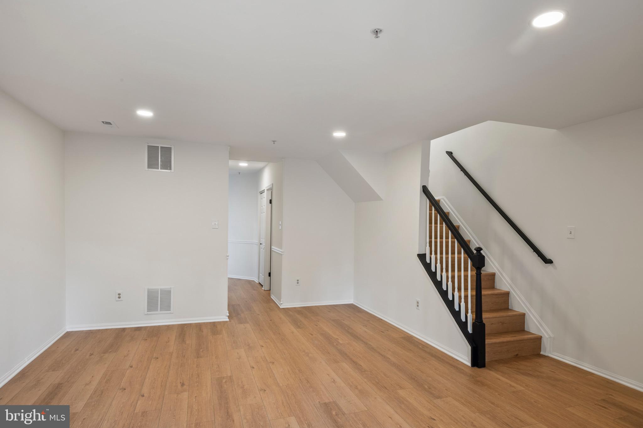 VILLAGE OF LONG REACH - Residential