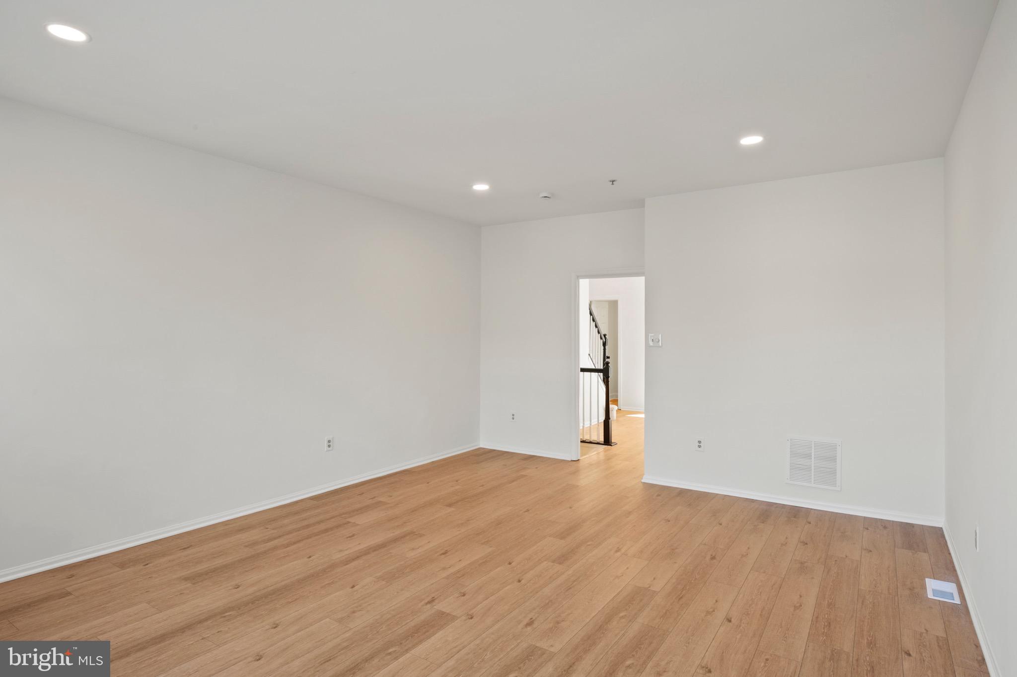 VILLAGE OF LONG REACH - Residential