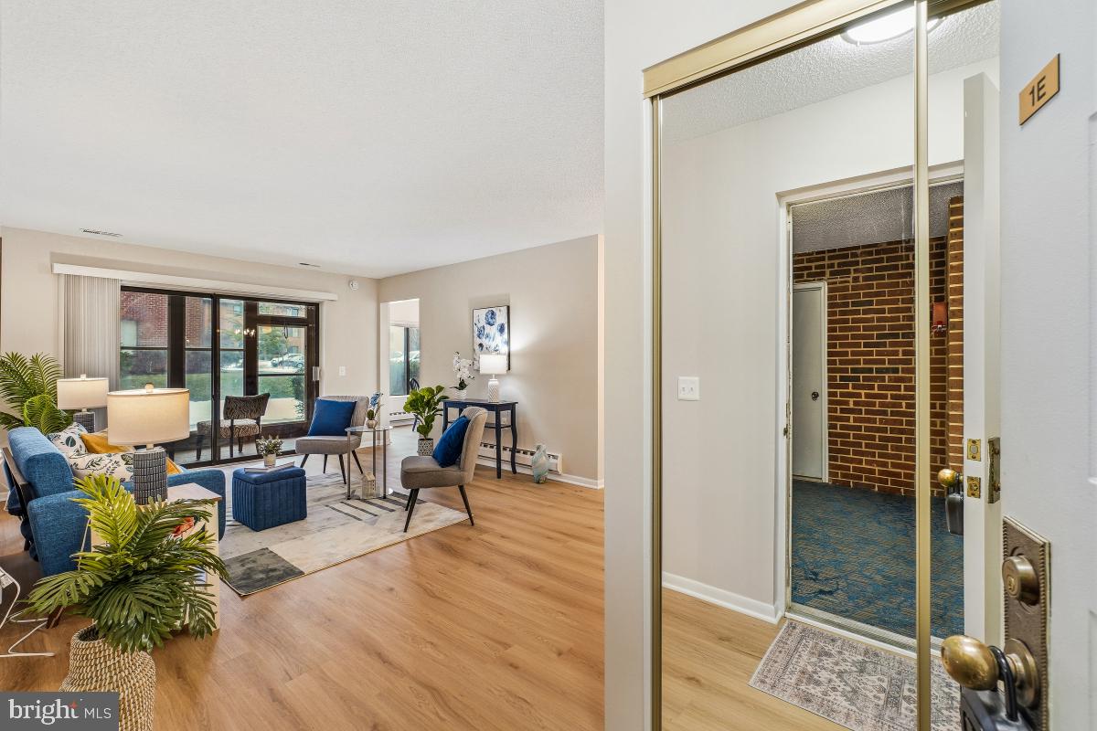 LEISURE WORLD - Residential