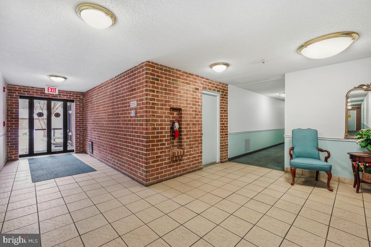 LEISURE WORLD - Residential