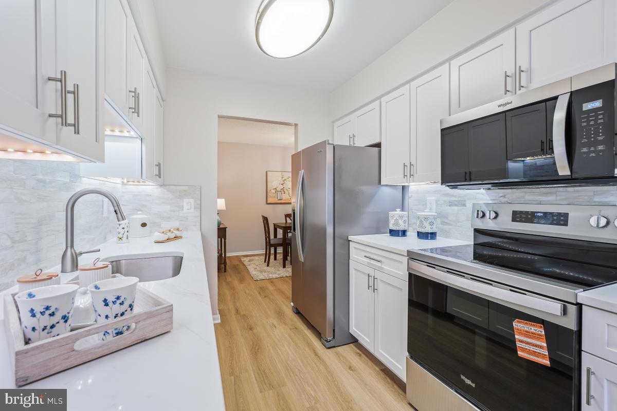 LEISURE WORLD - Residential