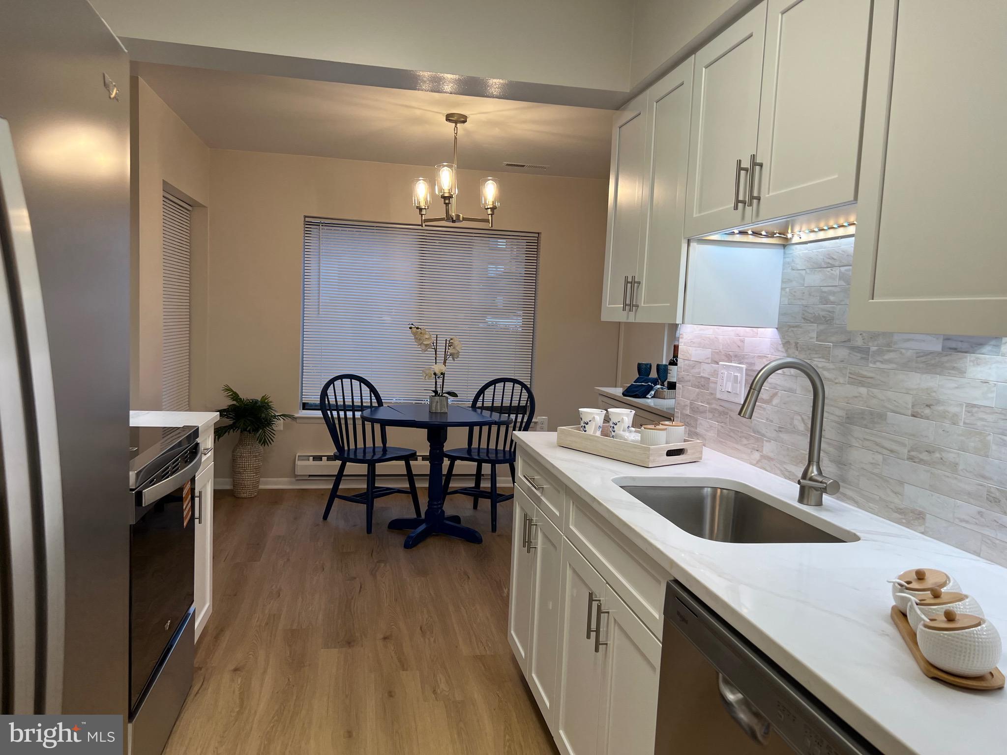 LEISURE WORLD - Residential