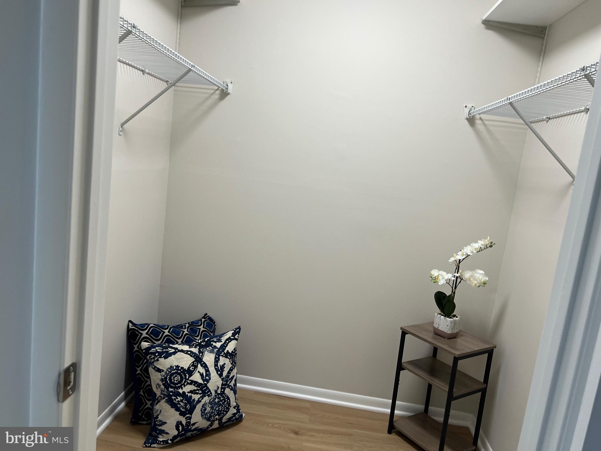 LEISURE WORLD - Residential