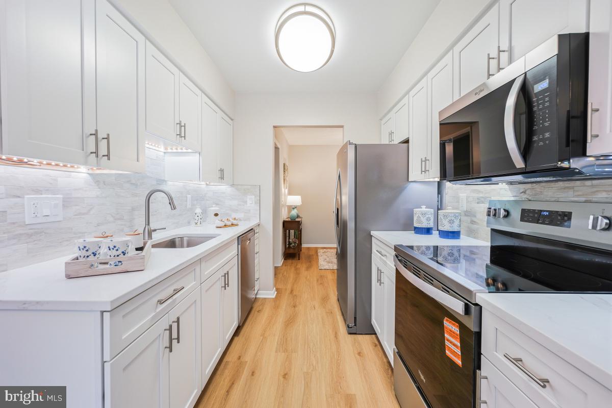 LEISURE WORLD - Residential