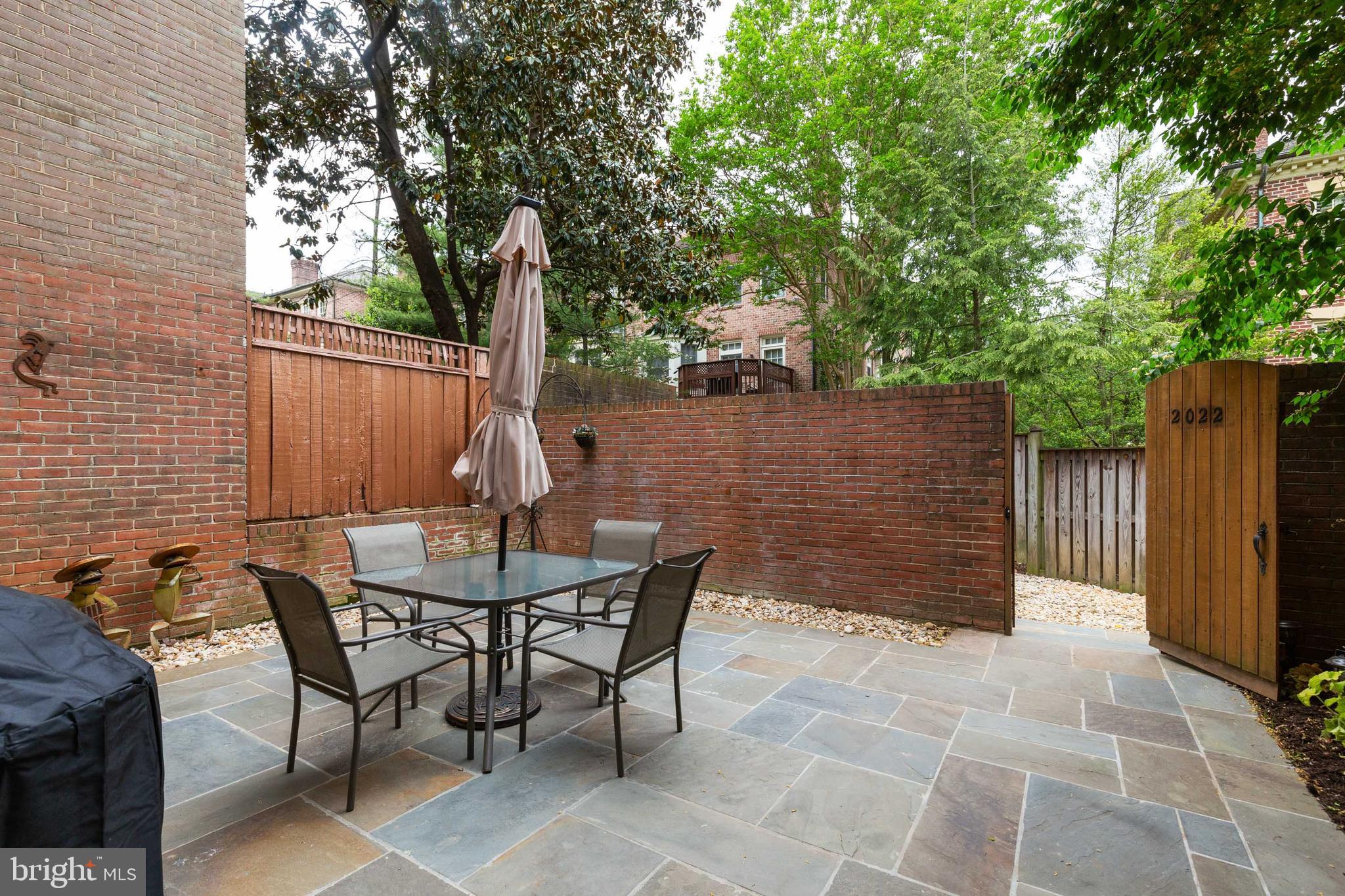 WESTMORELAND SQUARE - Residential