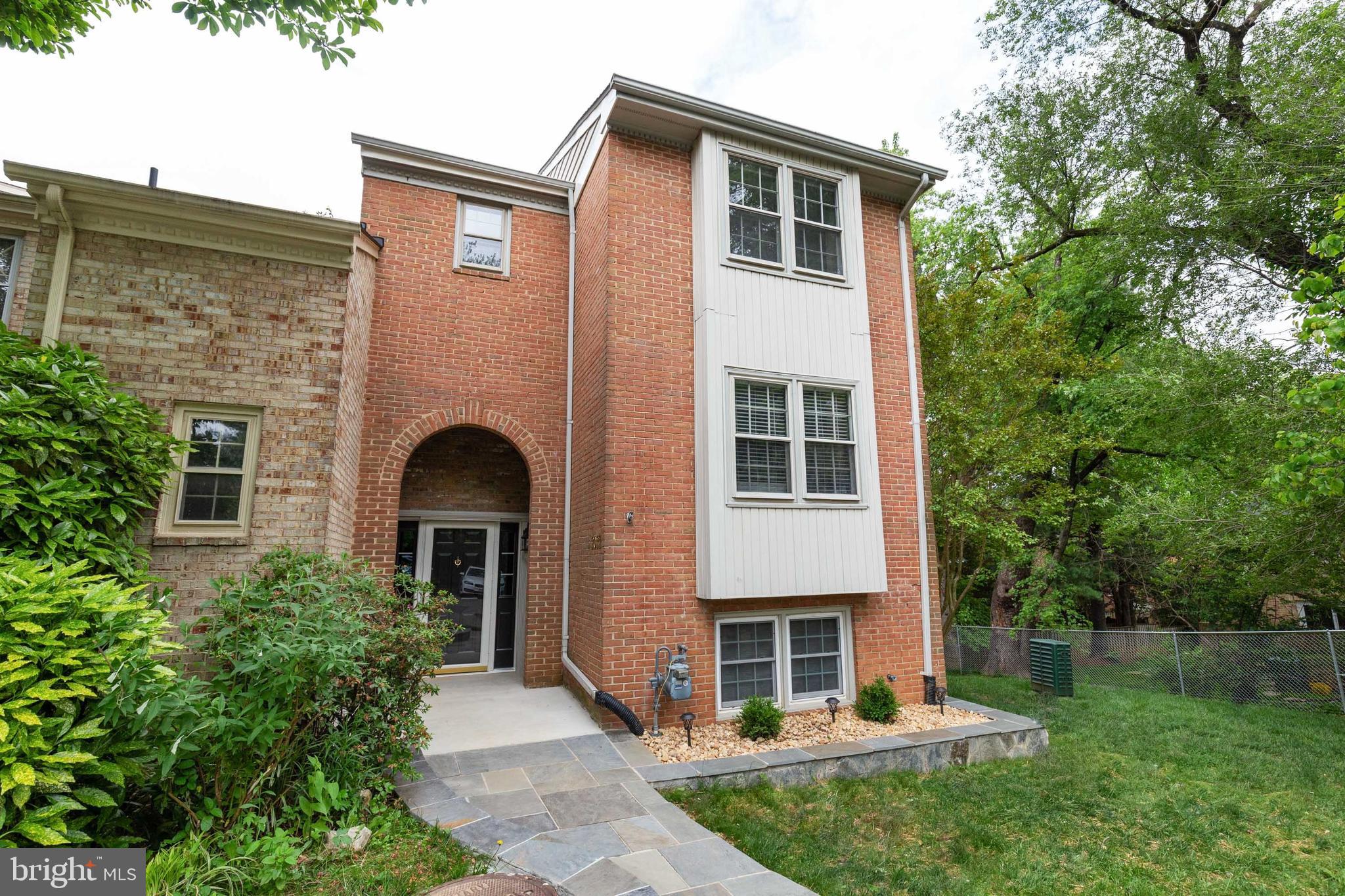 WESTMORELAND SQUARE - Residential