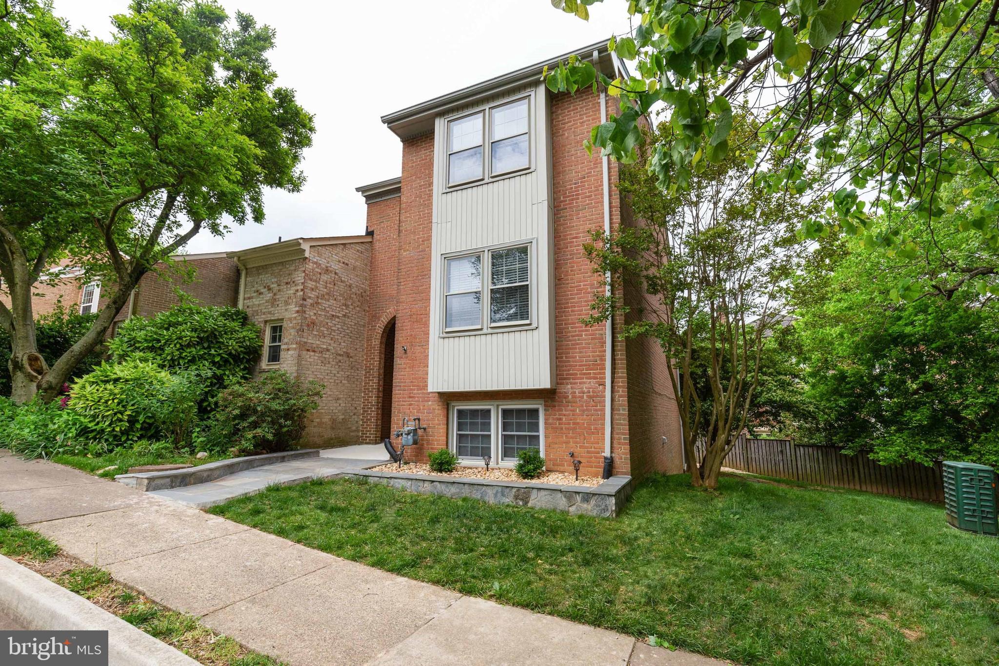 WESTMORELAND SQUARE - Residential