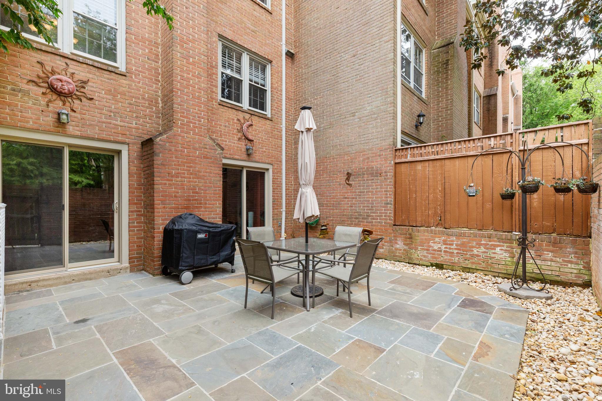 WESTMORELAND SQUARE - Residential