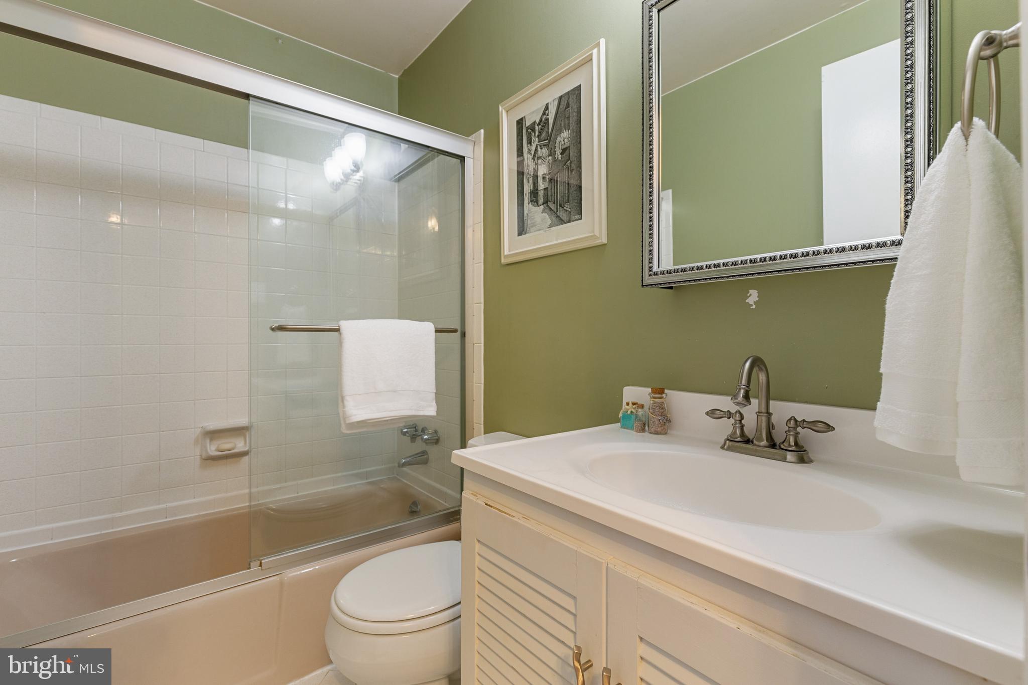 WESTMORELAND SQUARE - Residential