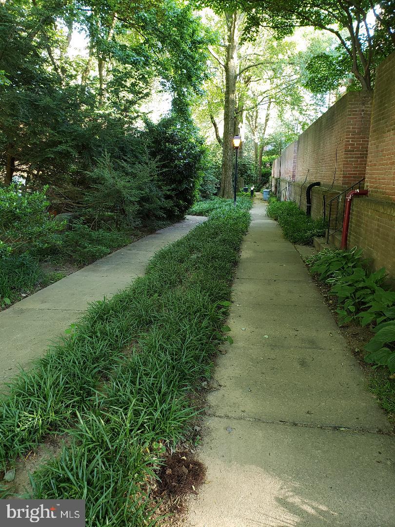 WESTMORELAND SQUARE - Residential