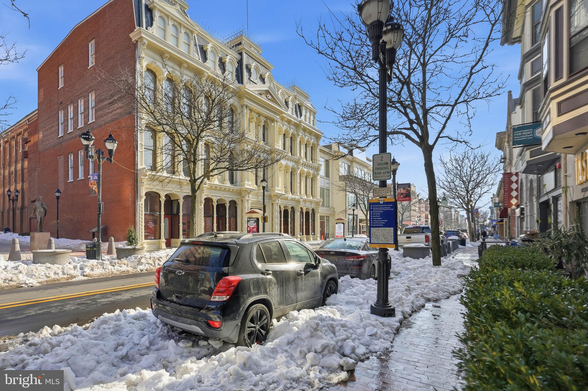 833 N MARKET STREET
