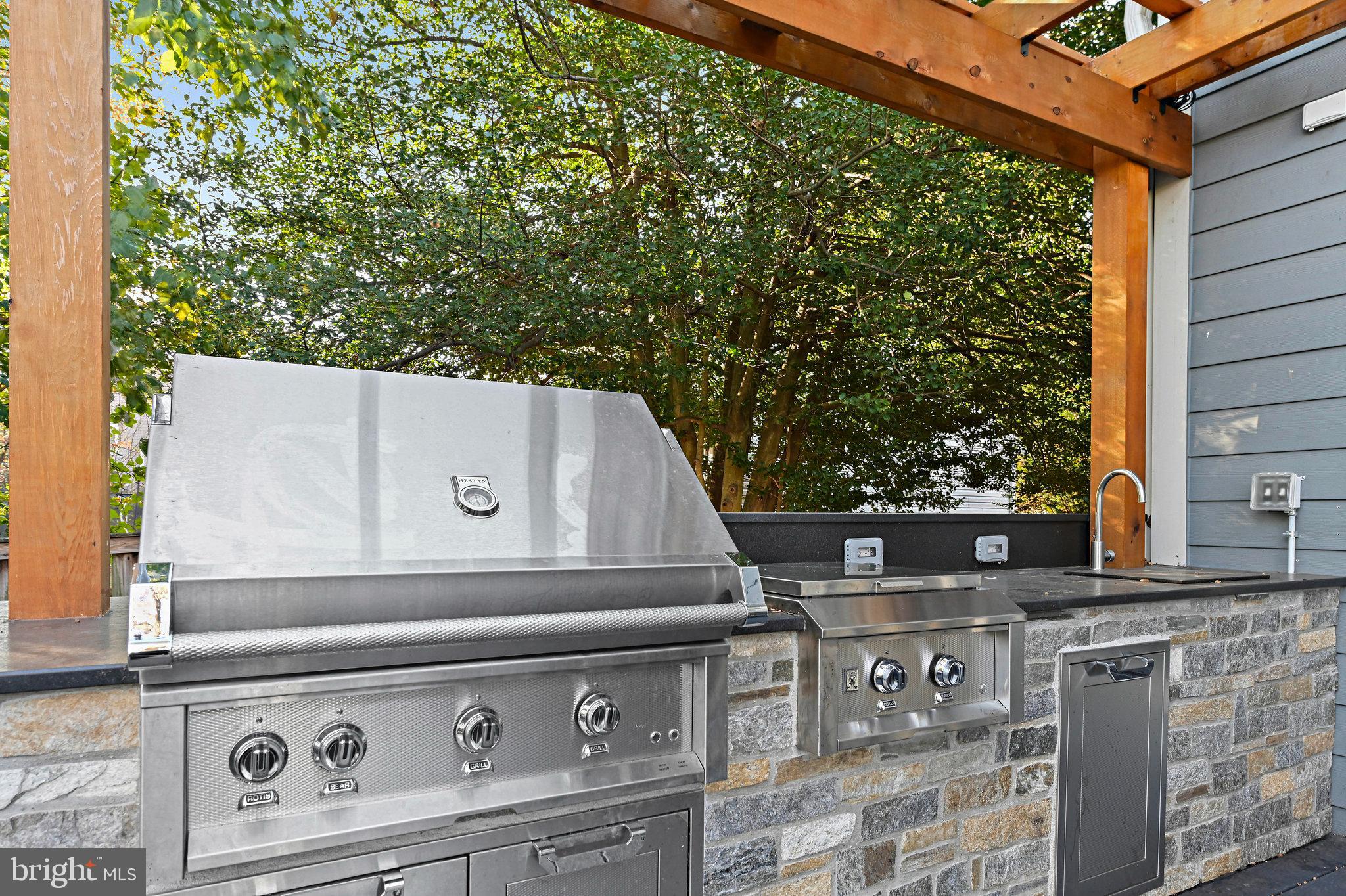 VIENNA WOODS - Residential