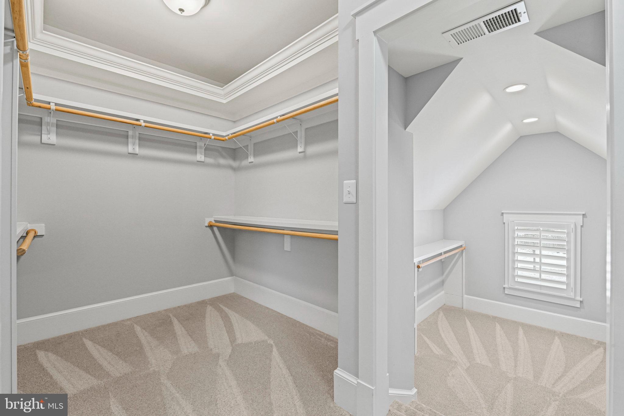 VIENNA WOODS - Residential