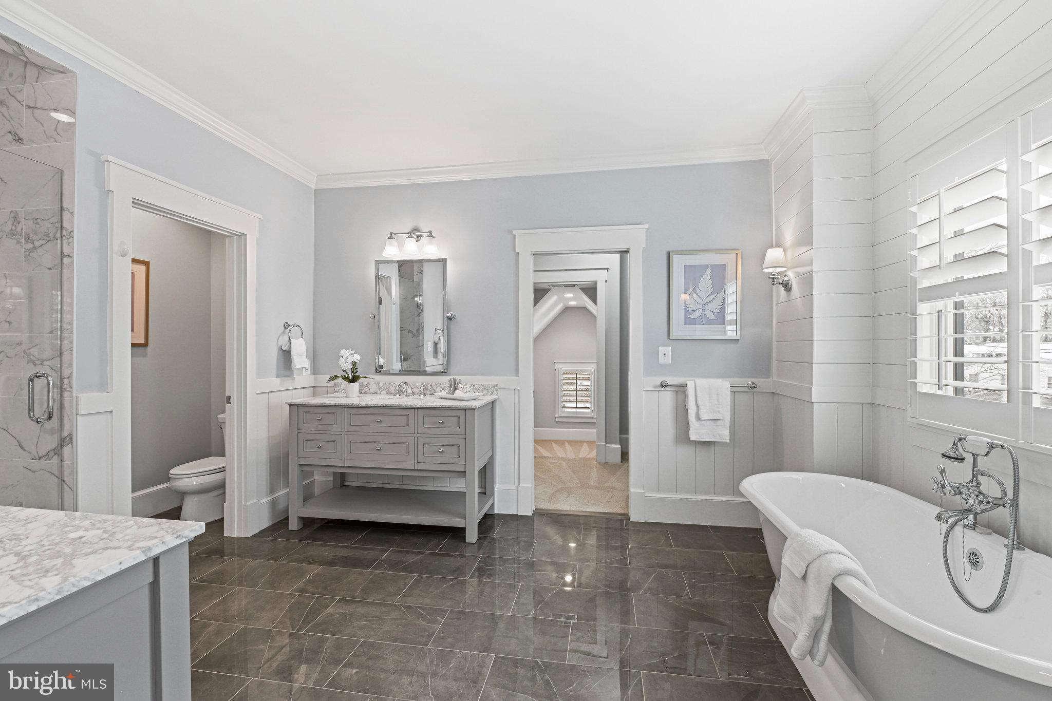 VIENNA WOODS - Residential