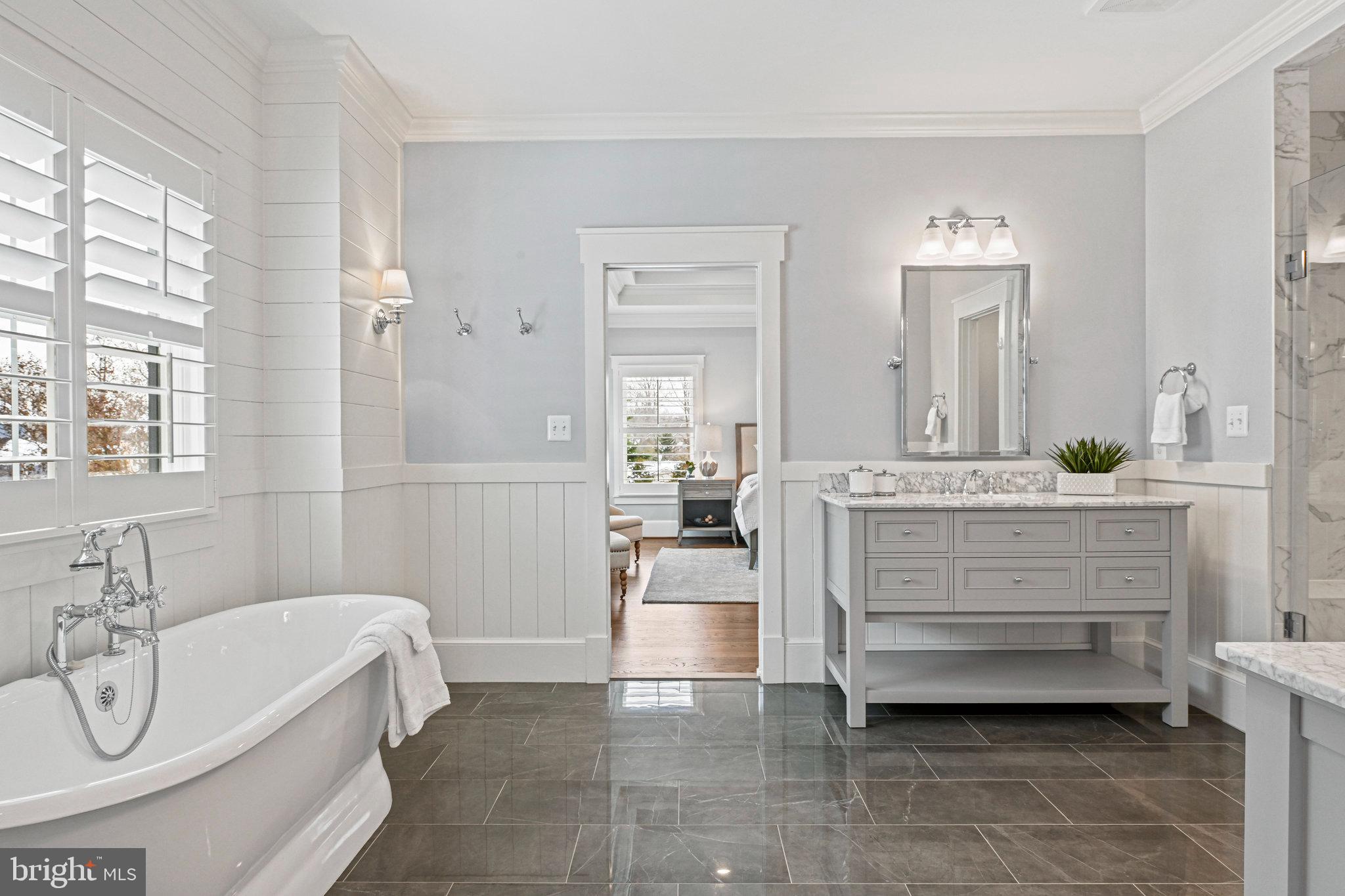 VIENNA WOODS - Residential