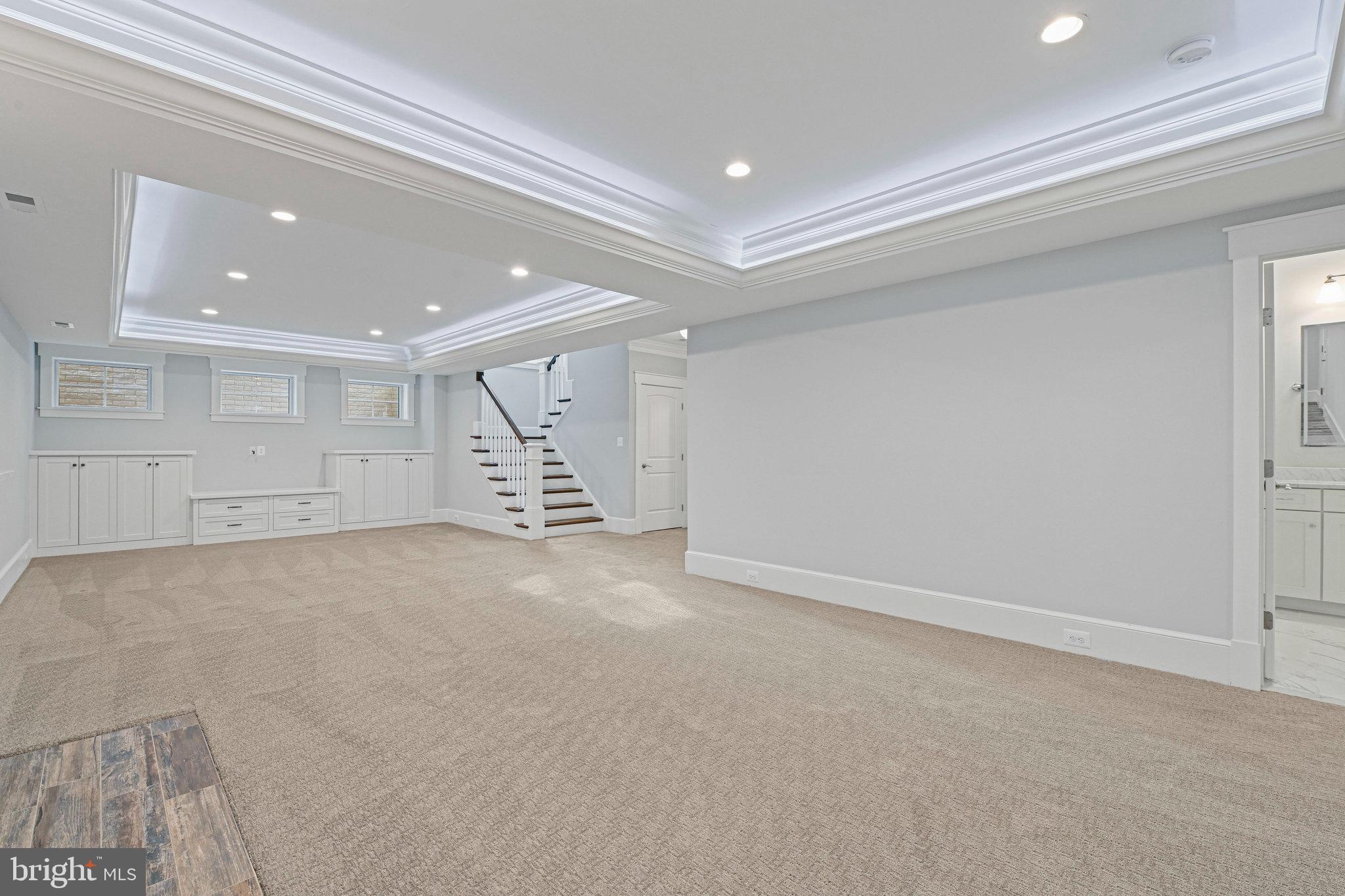 VIENNA WOODS - Residential