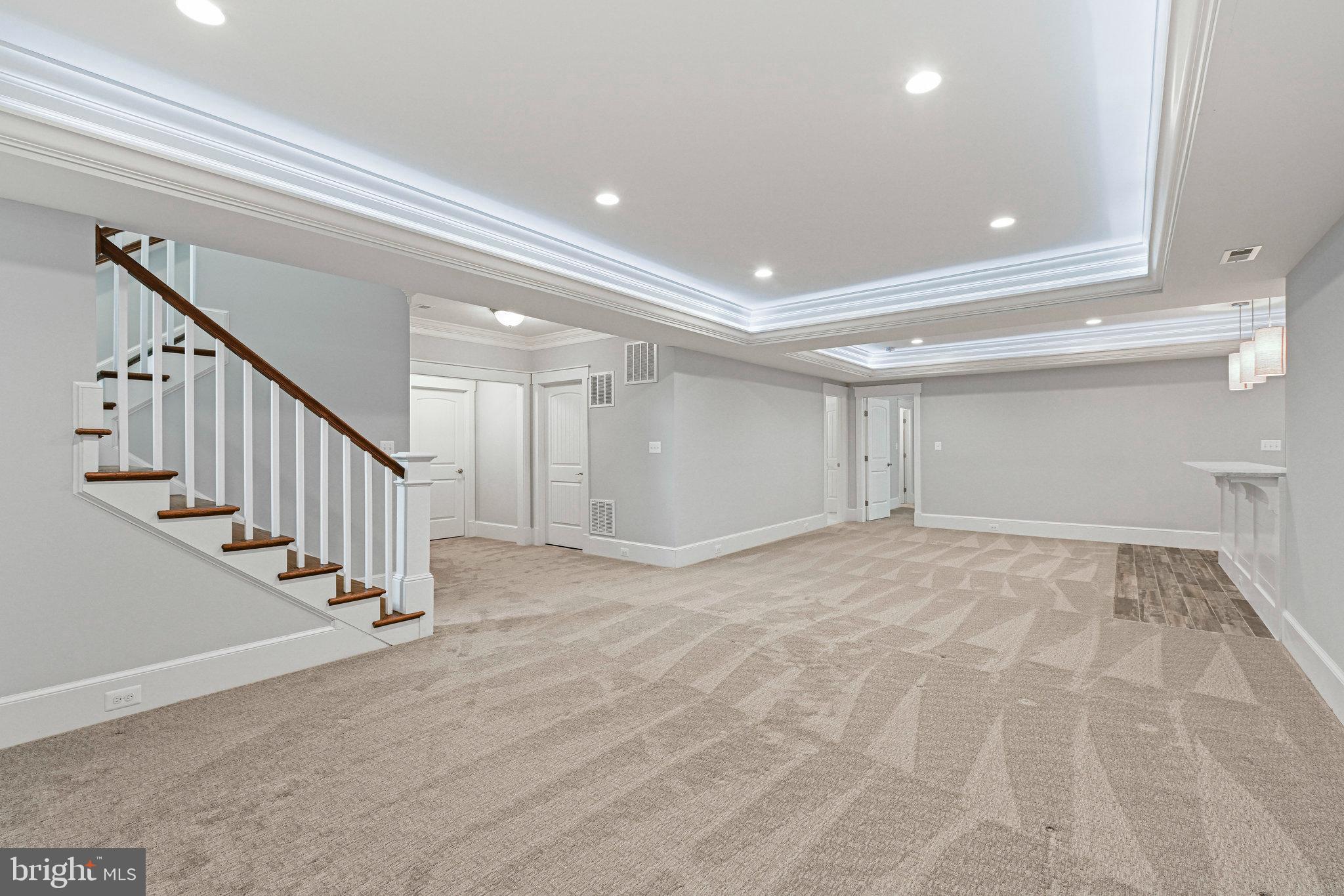 VIENNA WOODS - Residential