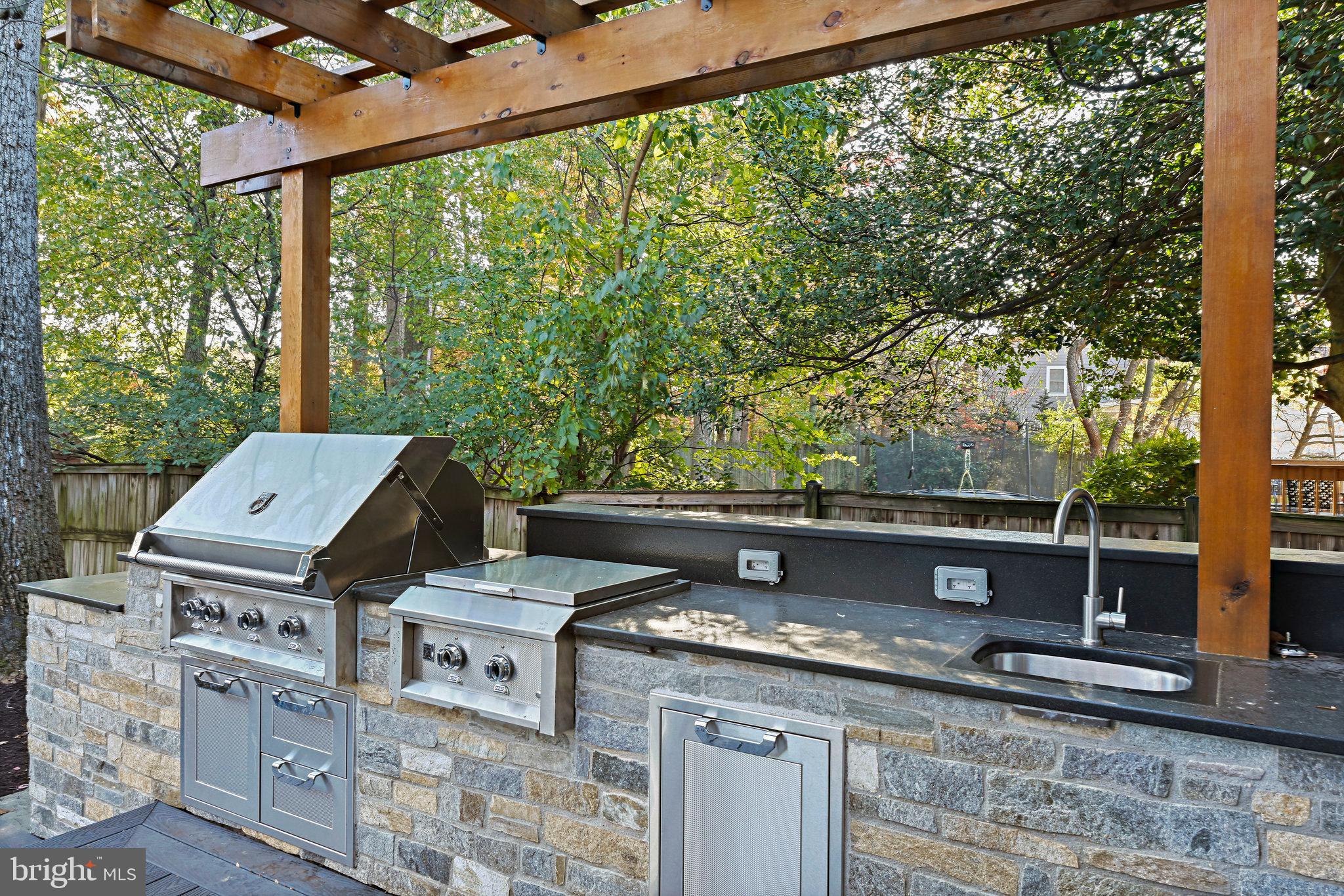 VIENNA WOODS - Residential