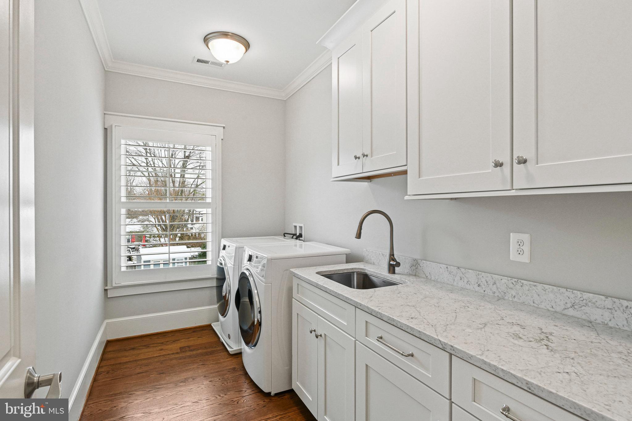 VIENNA WOODS - Residential