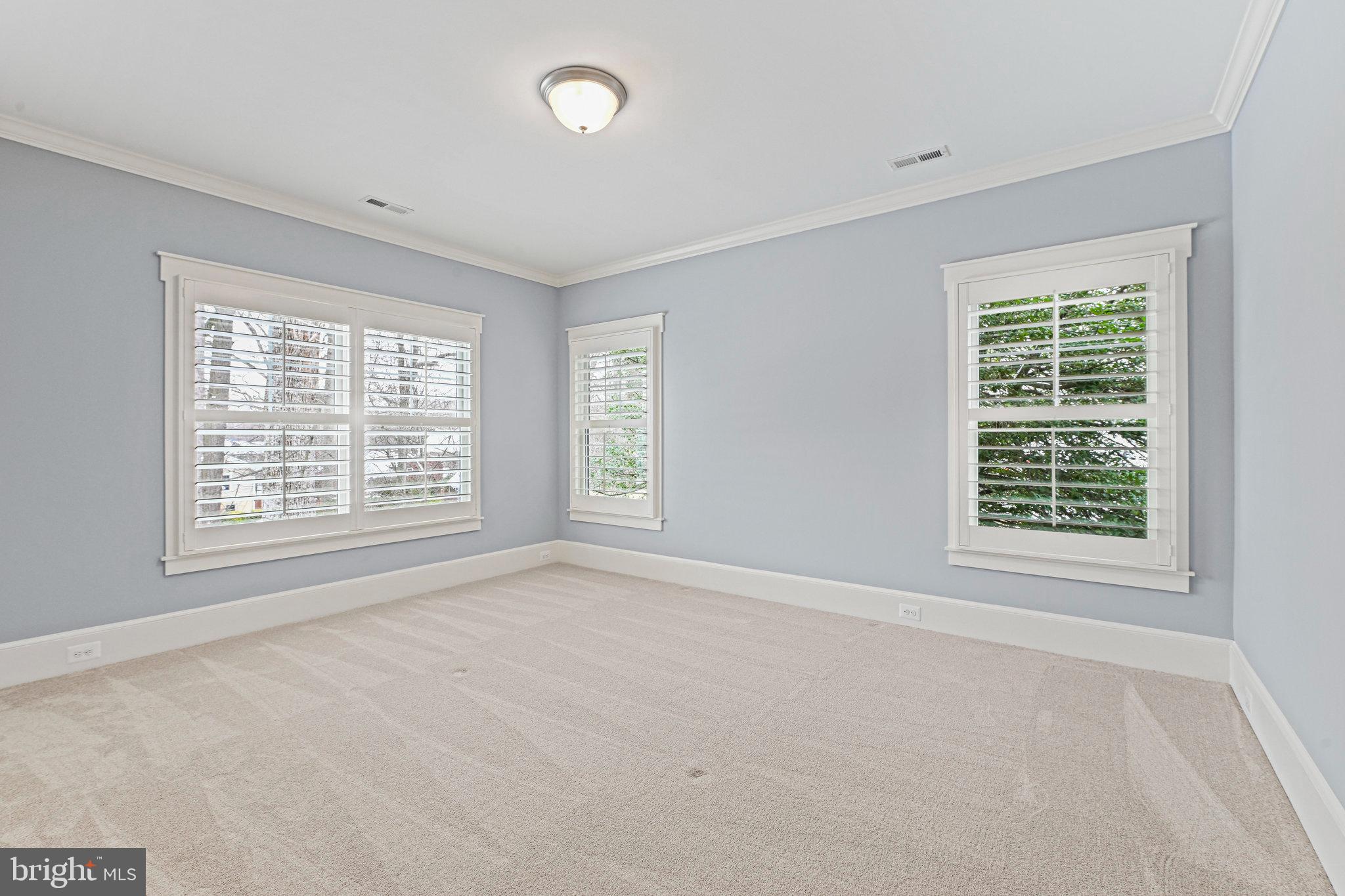 VIENNA WOODS - Residential