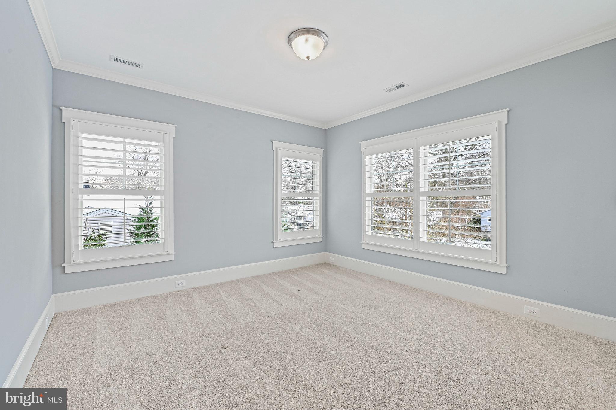 VIENNA WOODS - Residential