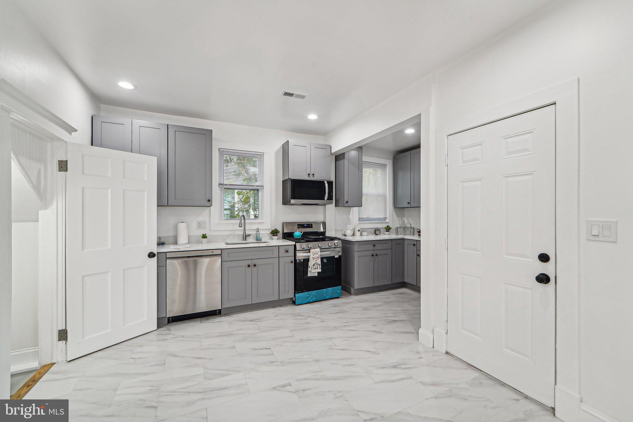 DORCHESTER - Residential