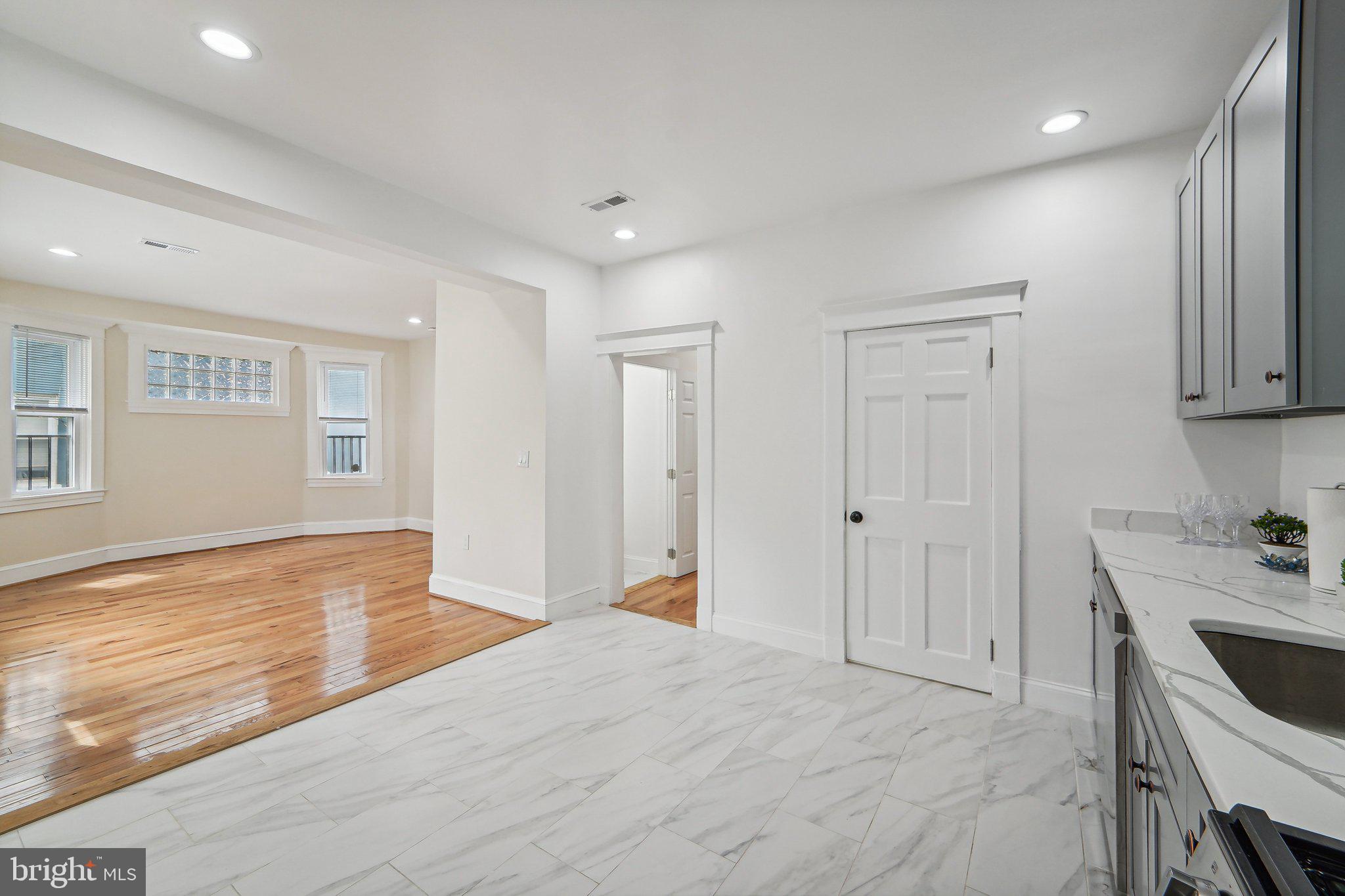 DORCHESTER - Residential