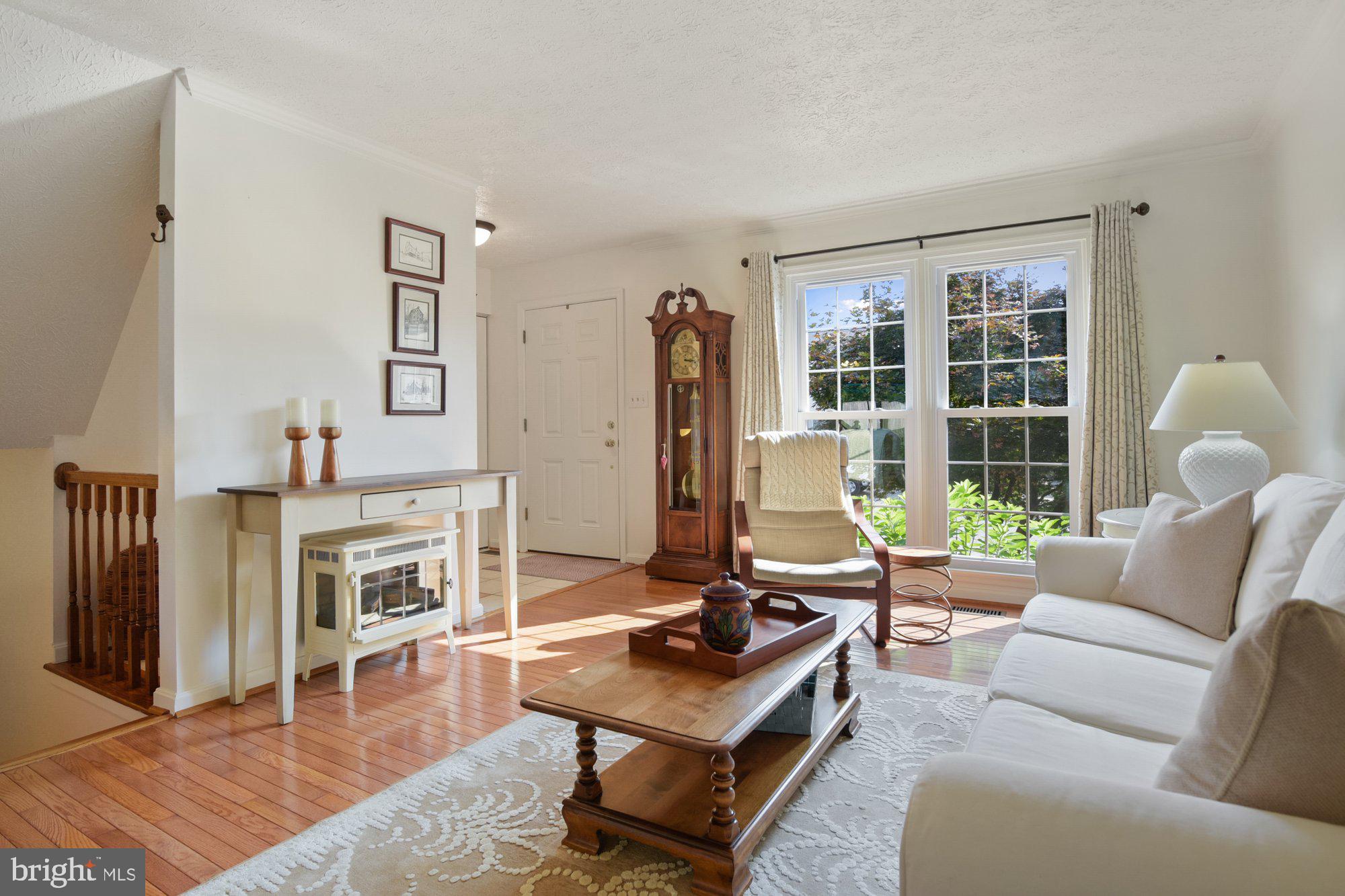 CONSTANT FRIENDSHIP - Residential