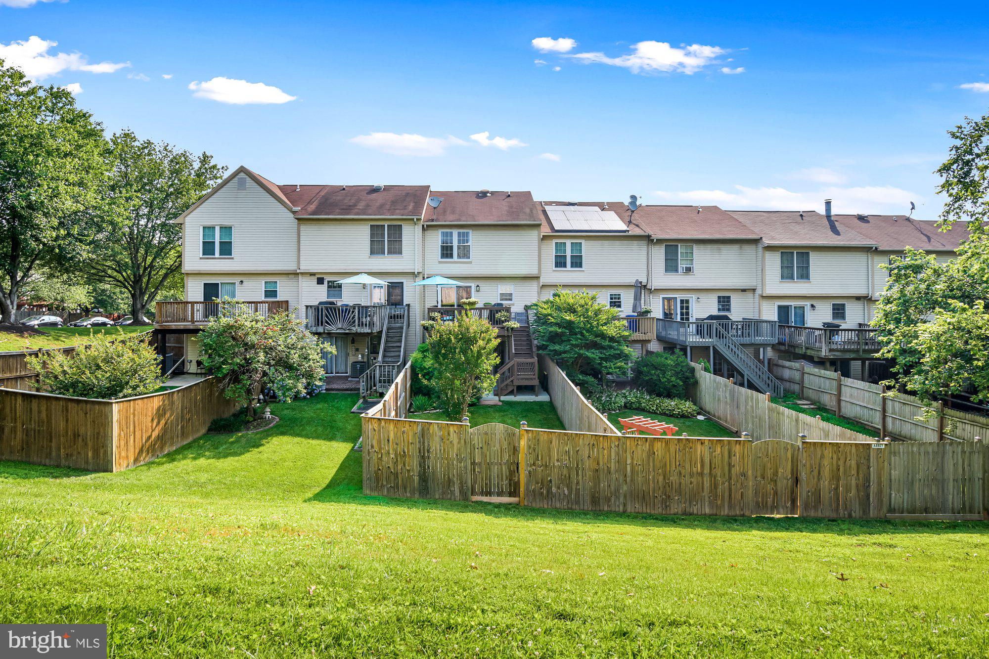 CONSTANT FRIENDSHIP - Residential