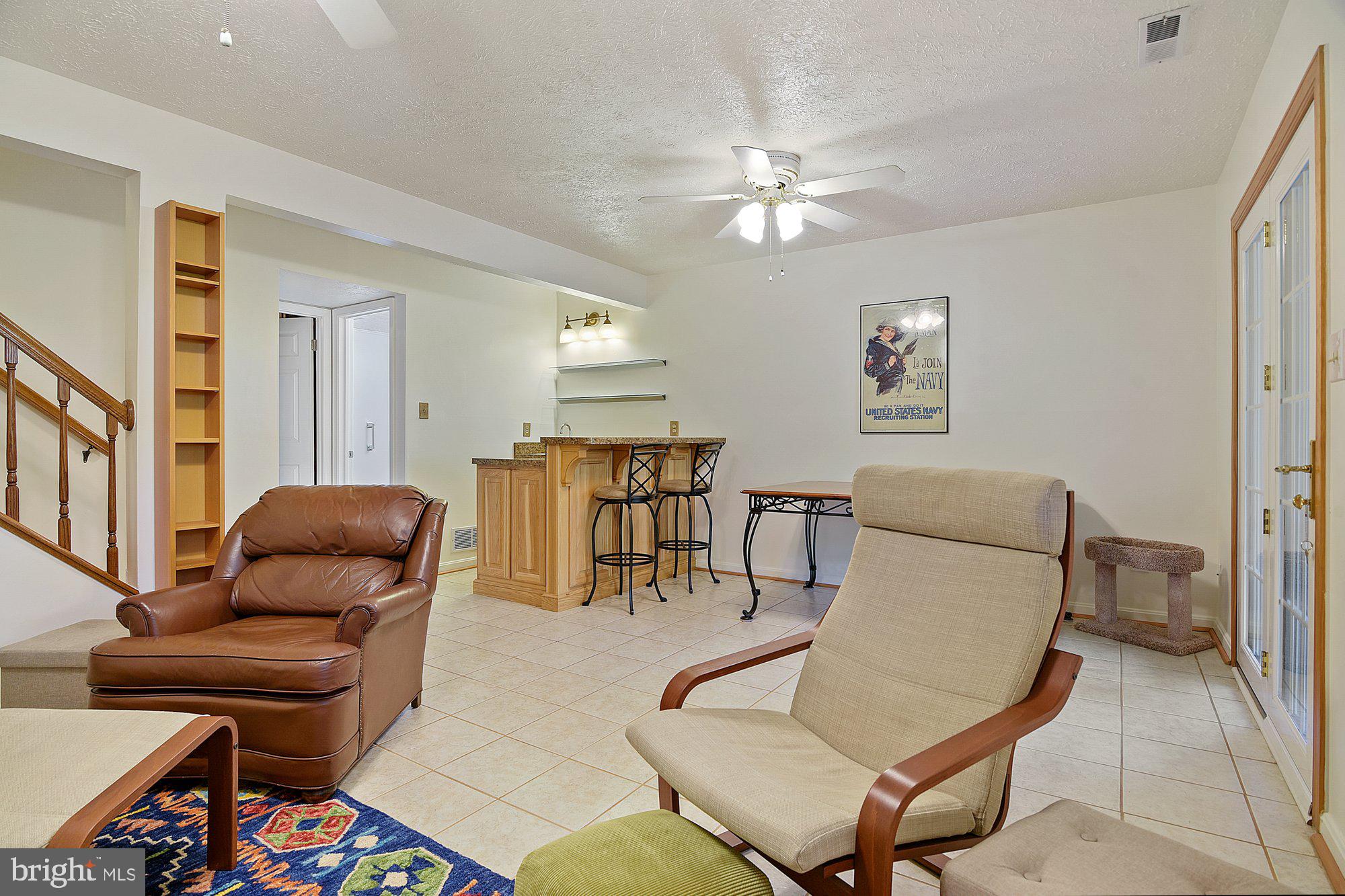 CONSTANT FRIENDSHIP - Residential