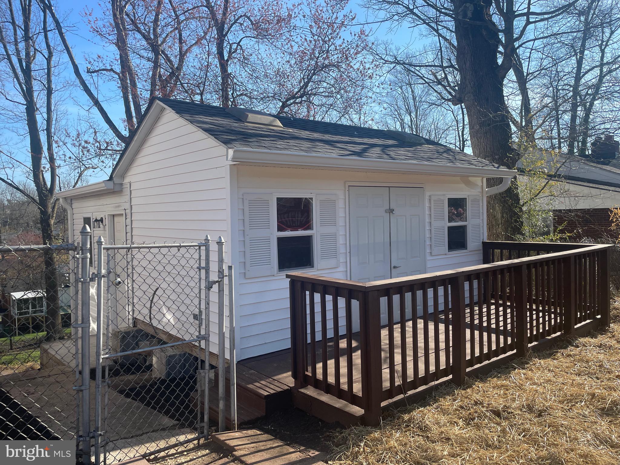 BUCKLERS - Residential