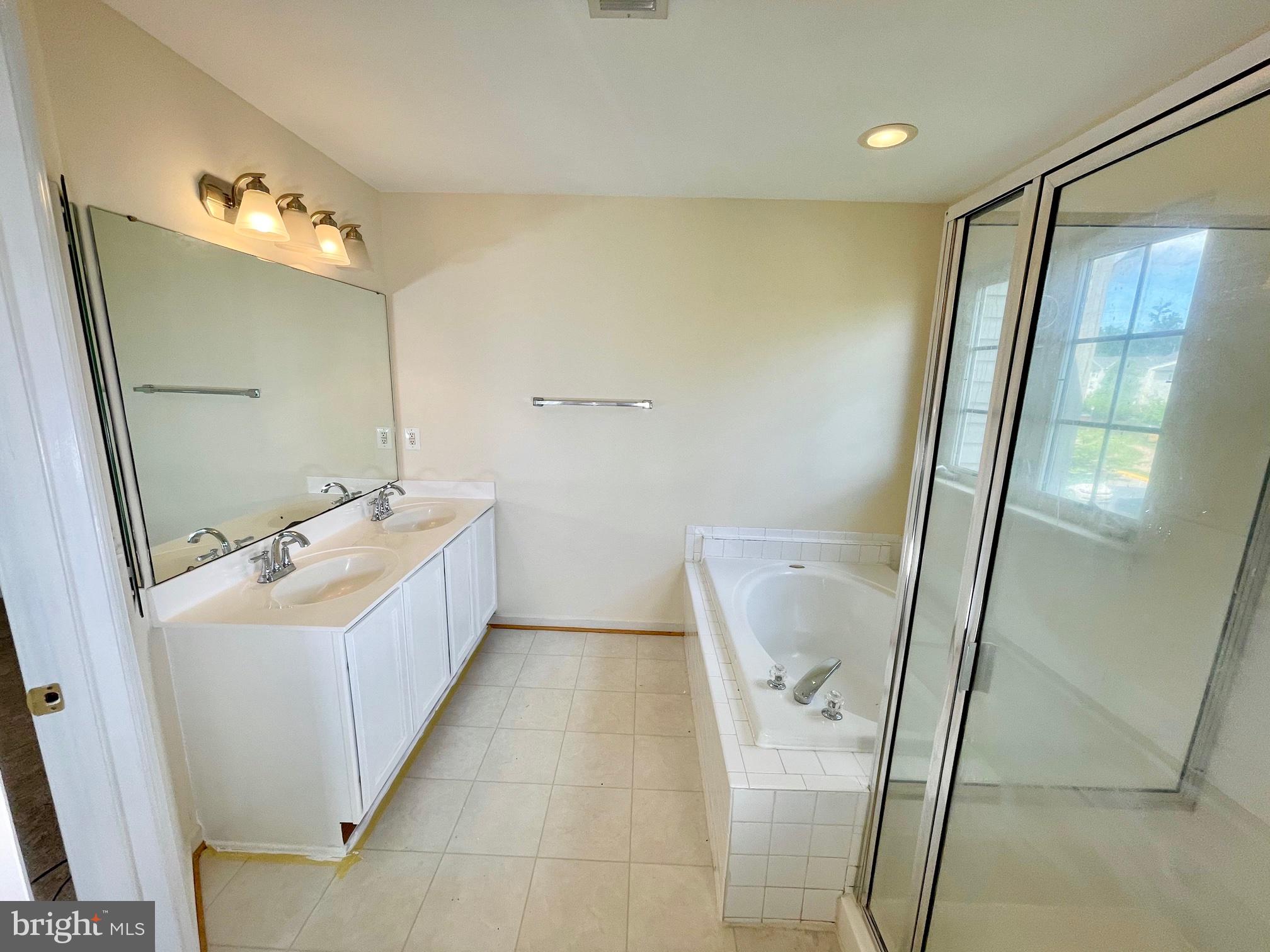 RIVERSIDE STATION - Residential