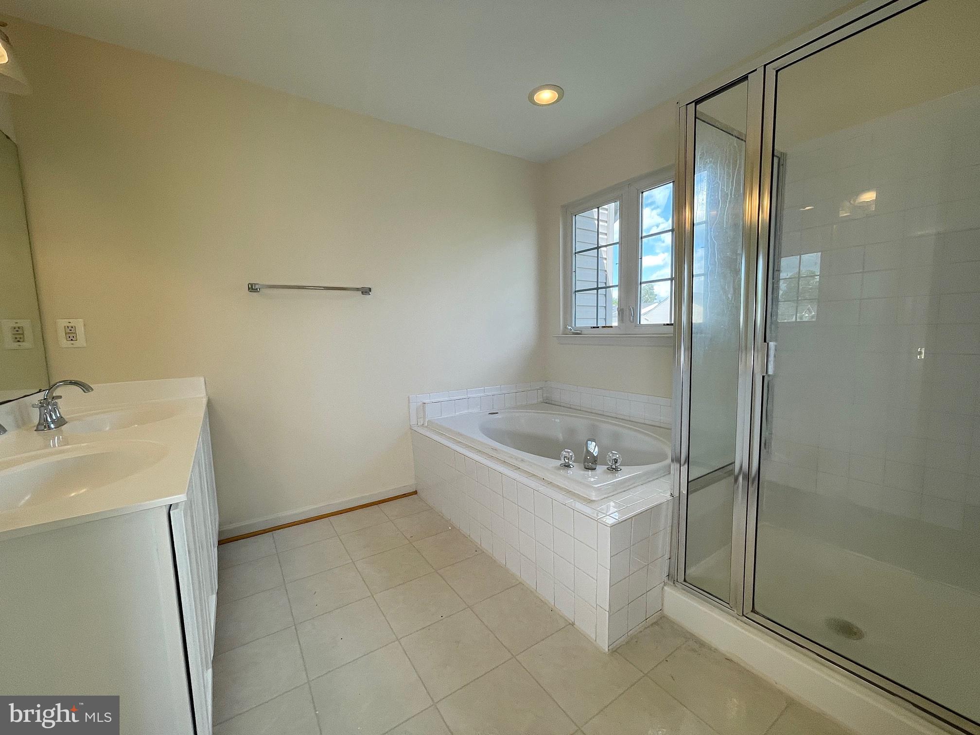 RIVERSIDE STATION - Residential