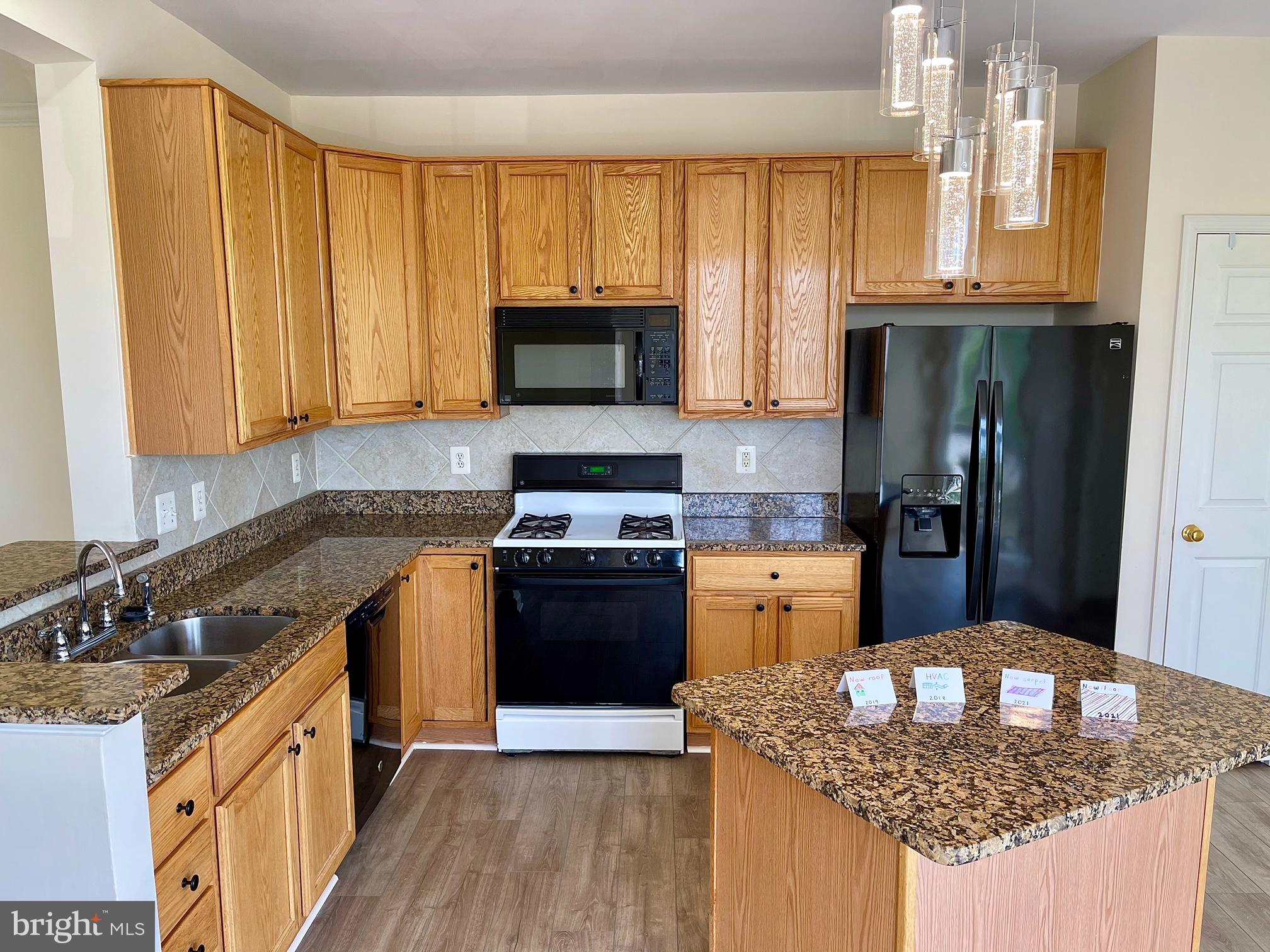 RIVERSIDE STATION - Residential