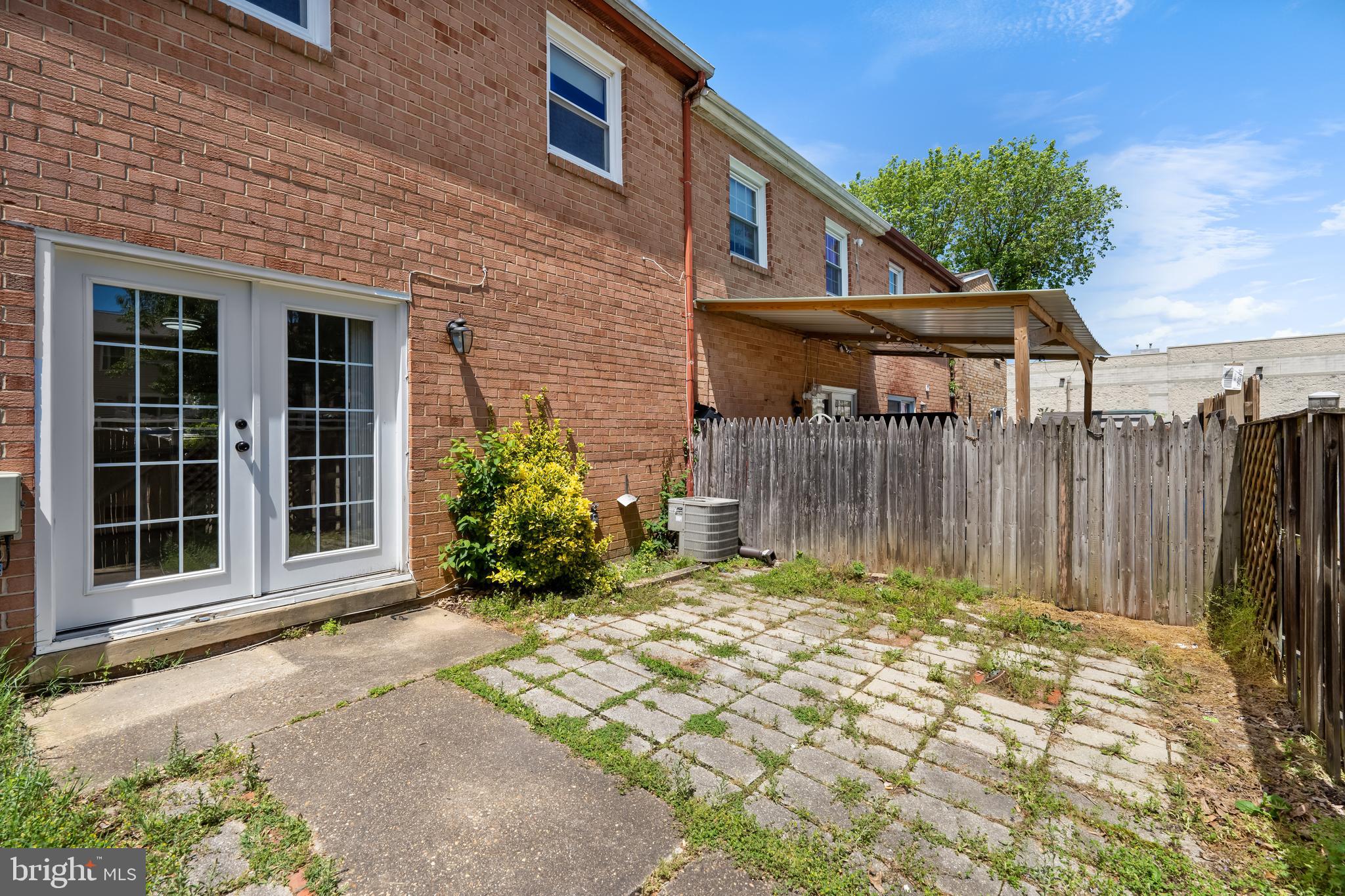 GREENBRIAR - Residential Lease