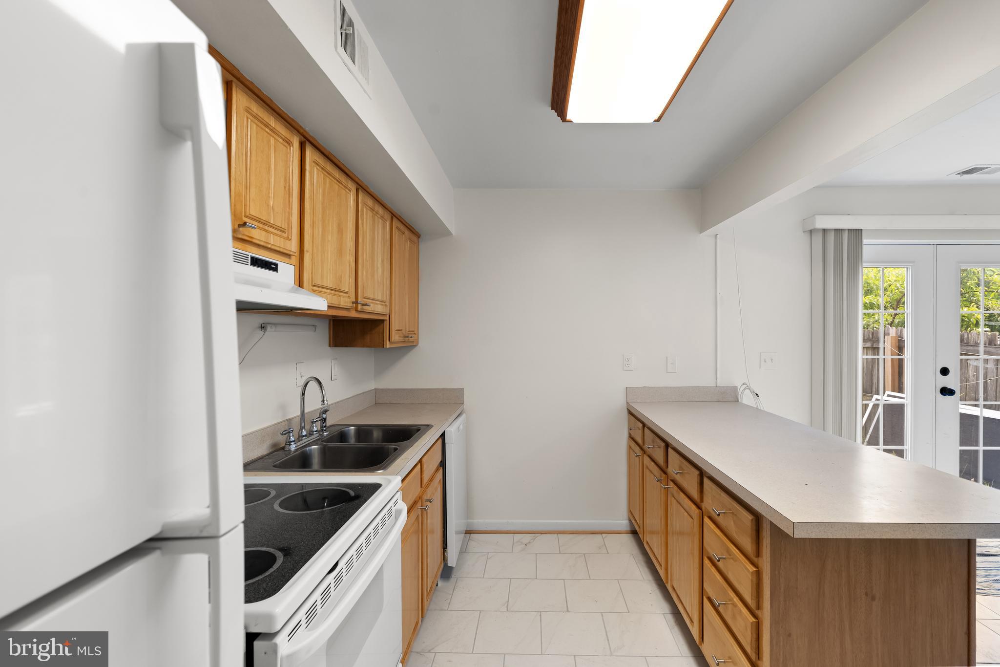 GREENBRIAR - Residential Lease