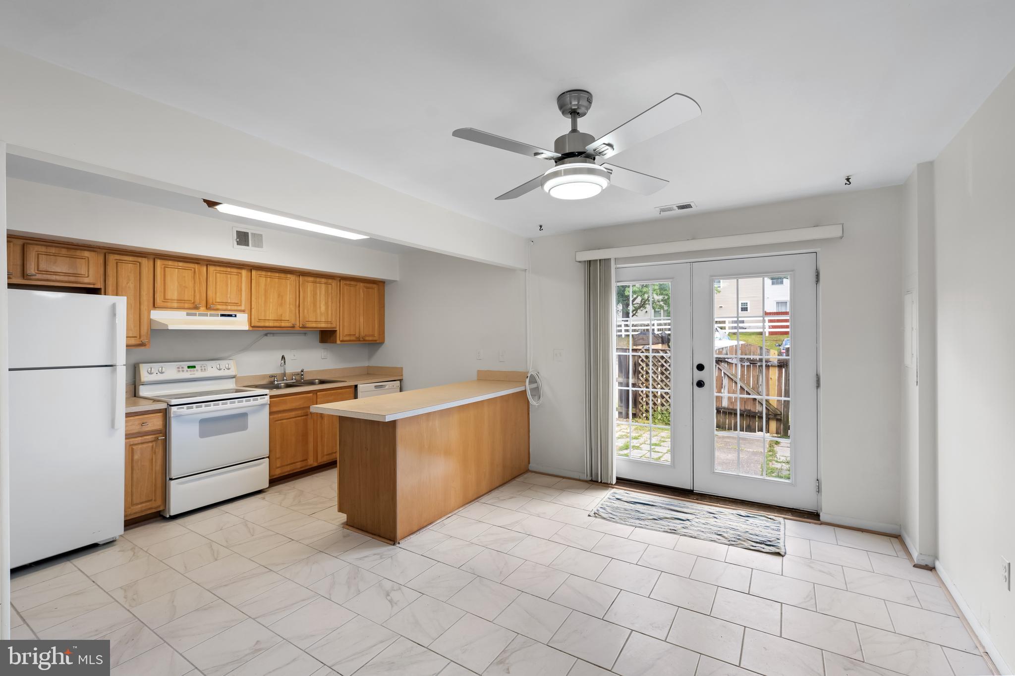 GREENBRIAR - Residential Lease