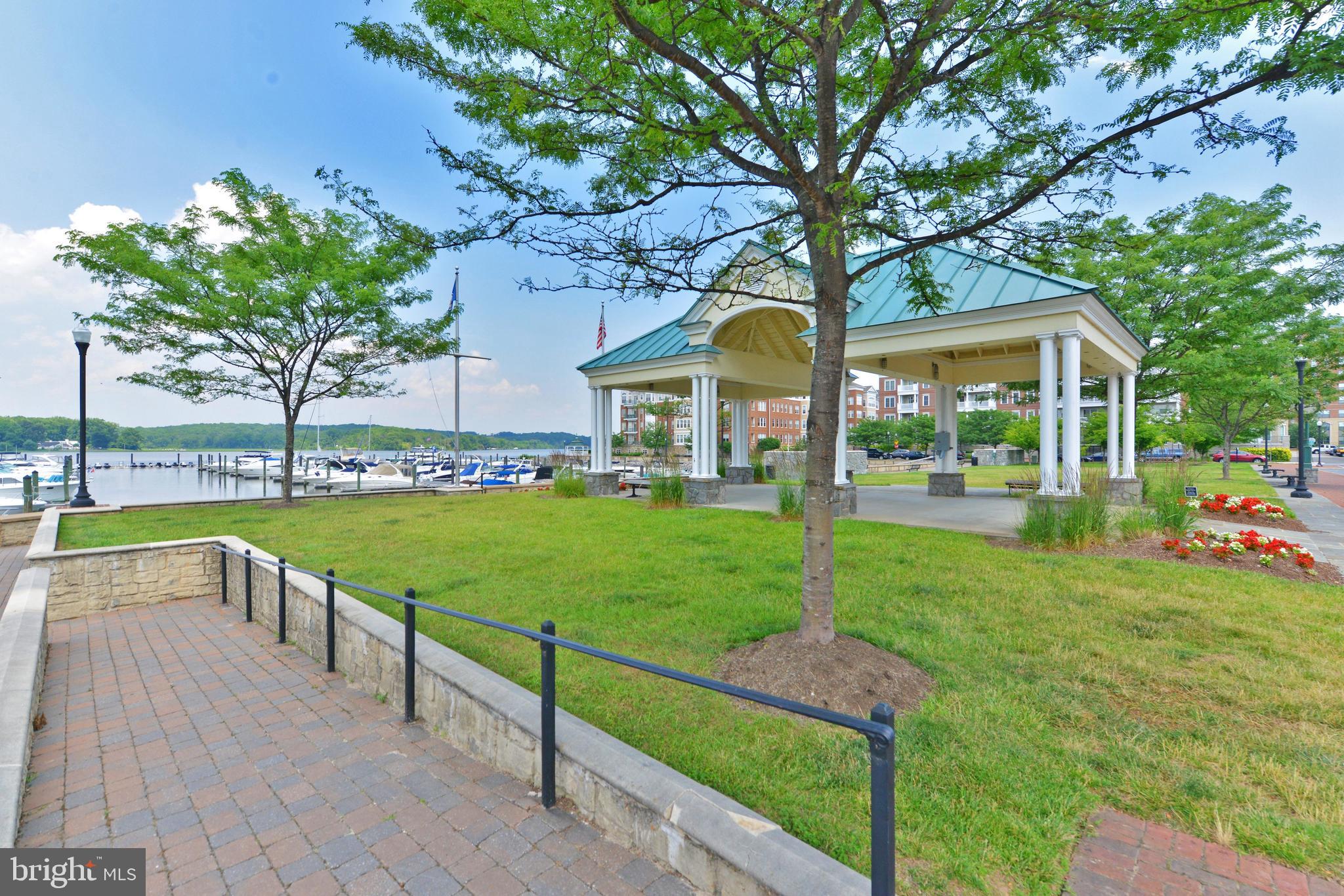 BELMONT BAY - Residential