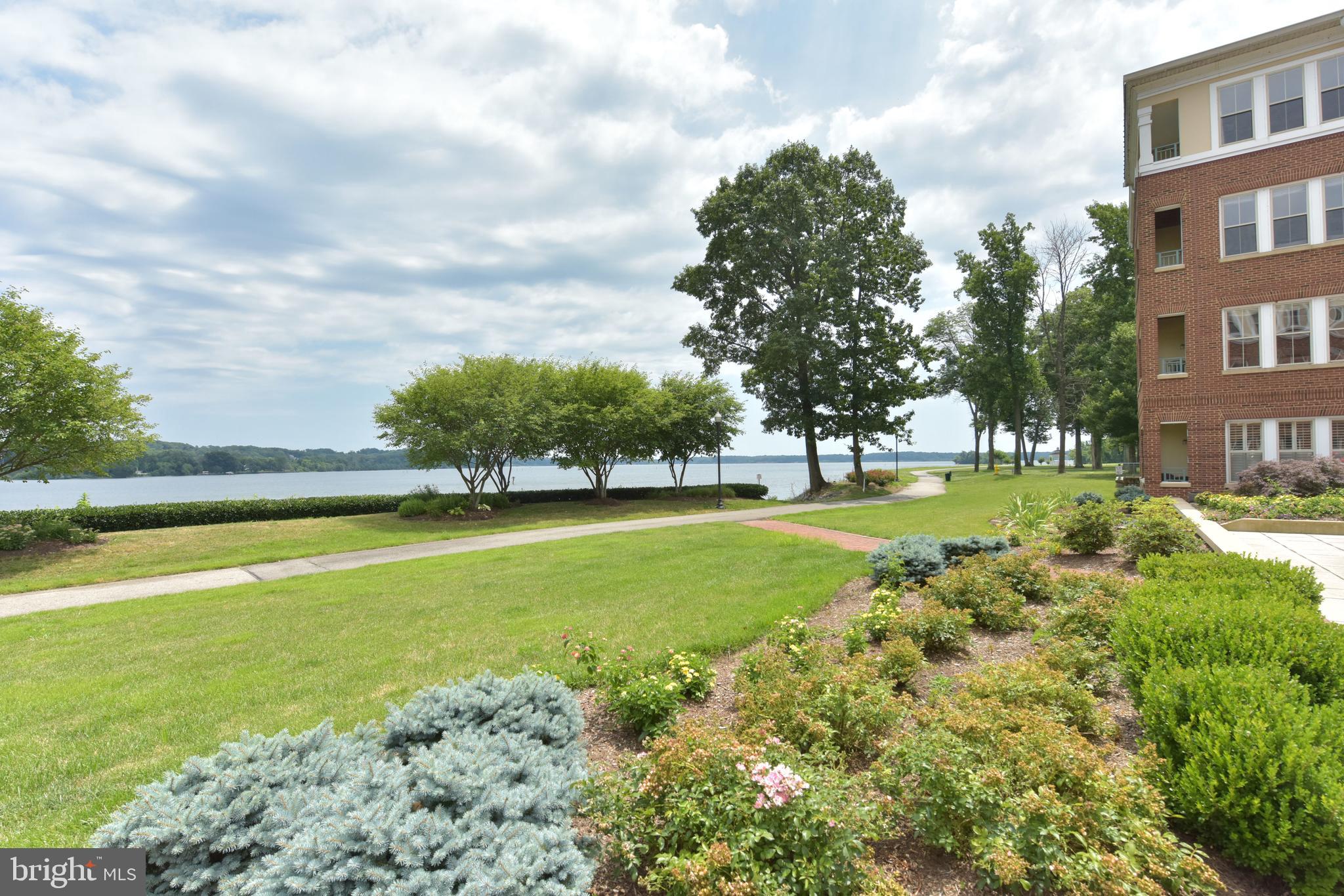 BELMONT BAY - Residential