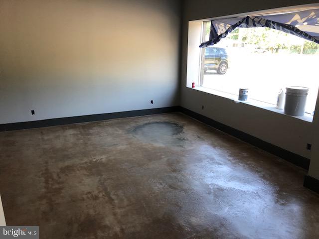 ESSEX - Commercial Lease