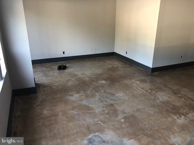 ESSEX - Commercial Lease