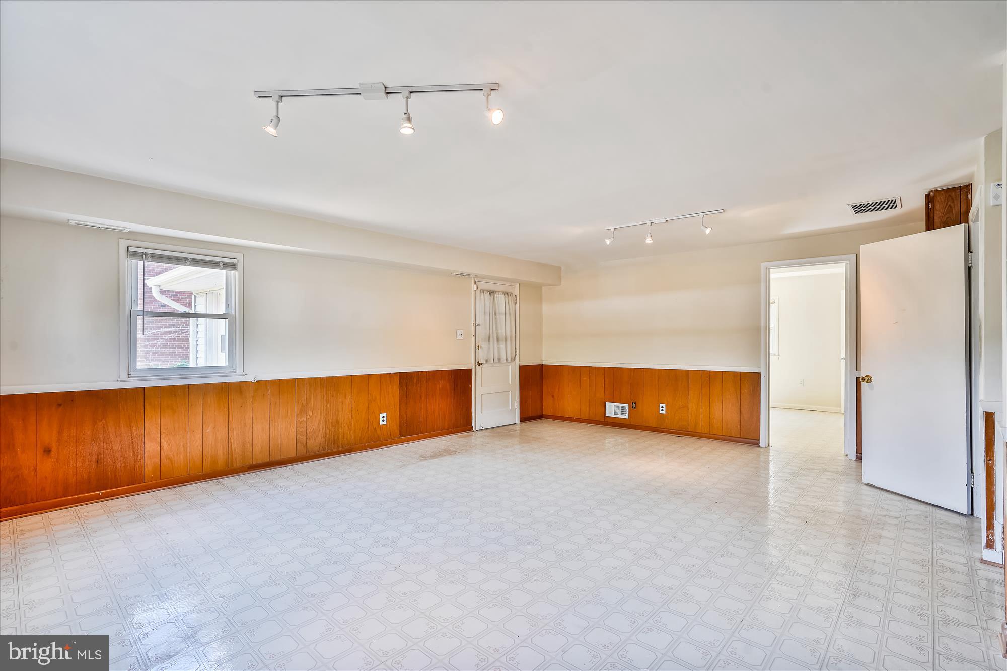 WEST LEWINSVILLE HEIGHTS - Residential Lease