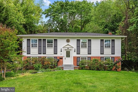 Photo of 318 Lawyers Road NW, VIENNA, VA 22180 (MLS # VAFX2310958)