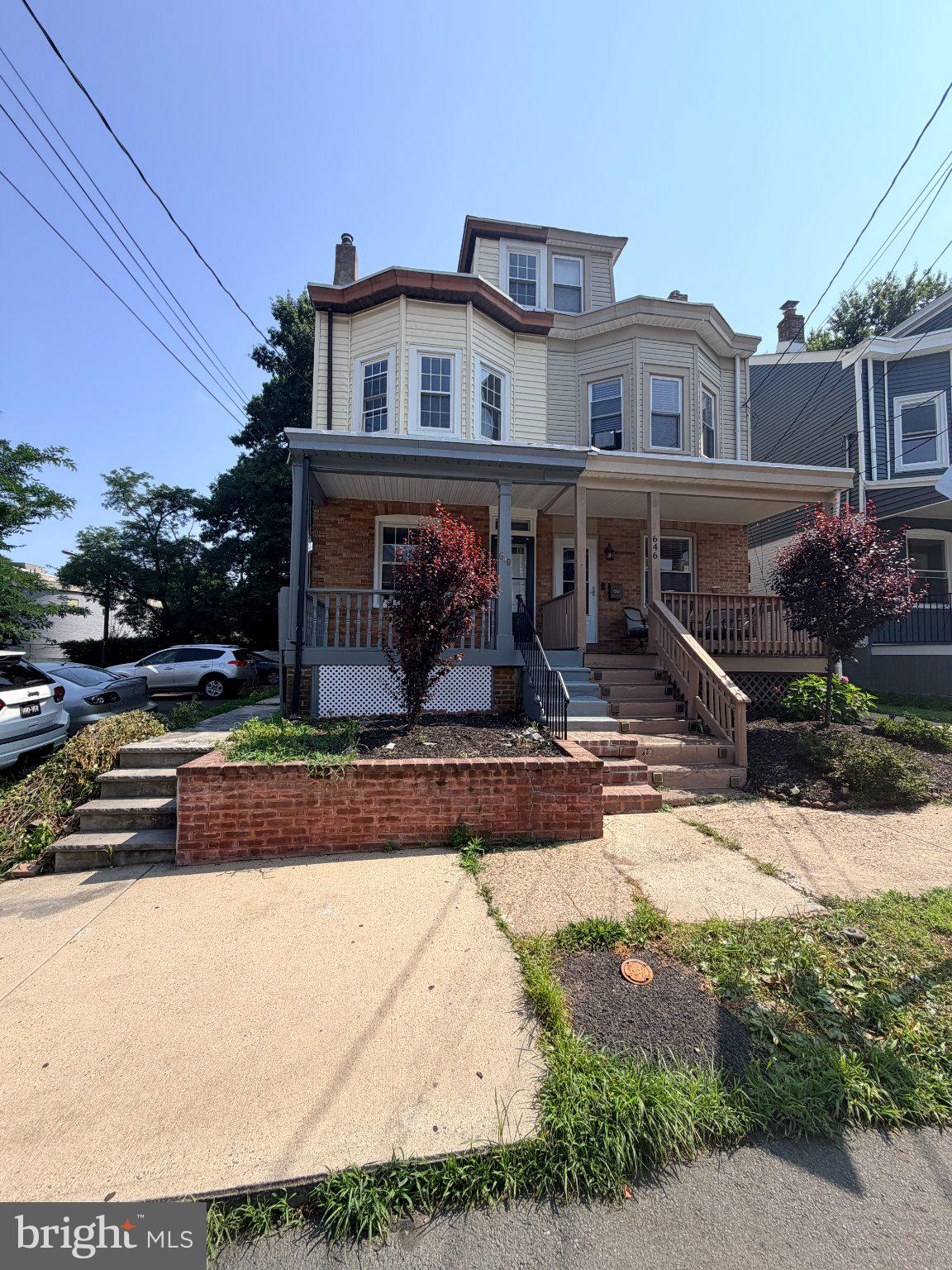 648 EDGEWOOD AVENUE - Photo 2