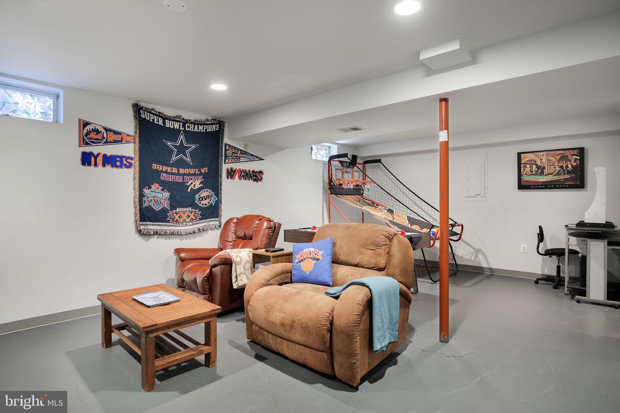 CEDAR CREST - Residential