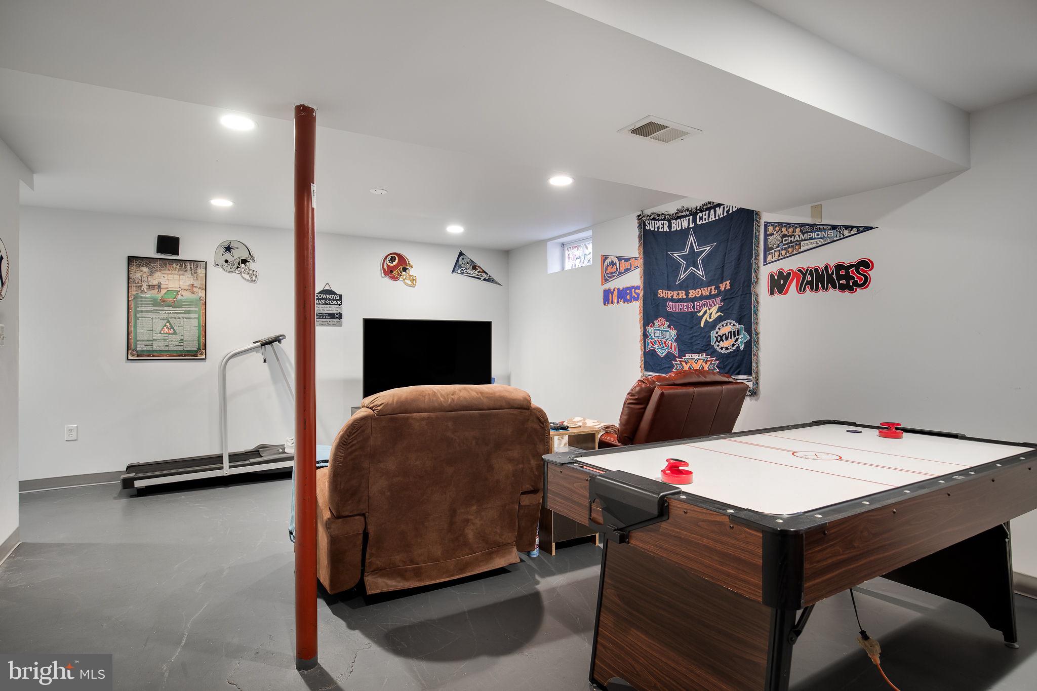 CEDAR CREST - Residential