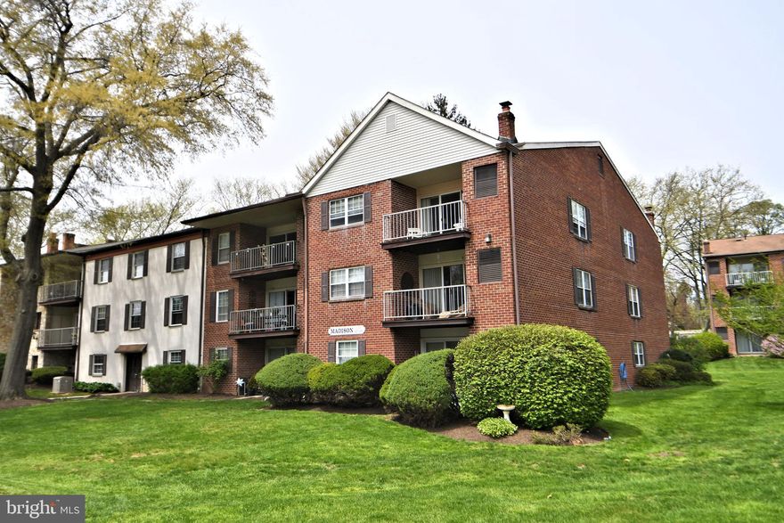 Nicely updated Drummers Lane Condo!  New kitchen (2018) and bath (2020), updated flooring, updated deck, great location on an end unit.  Heater replaced in 2005.  Seller offering a home warranty!  Sellers have enjoyed living here immensely but are ready to move up!  Won't last!!!