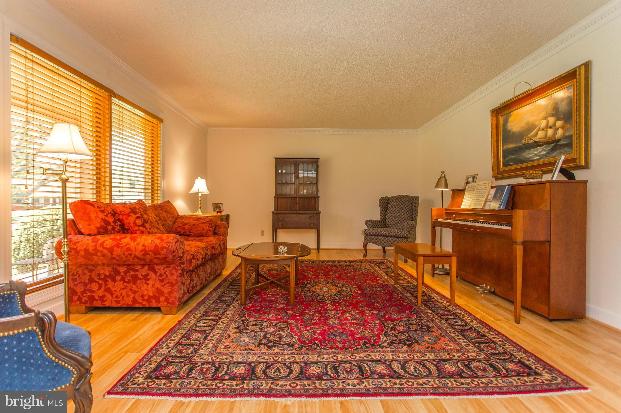 COUNTRY CLUB ESTATES - Residential