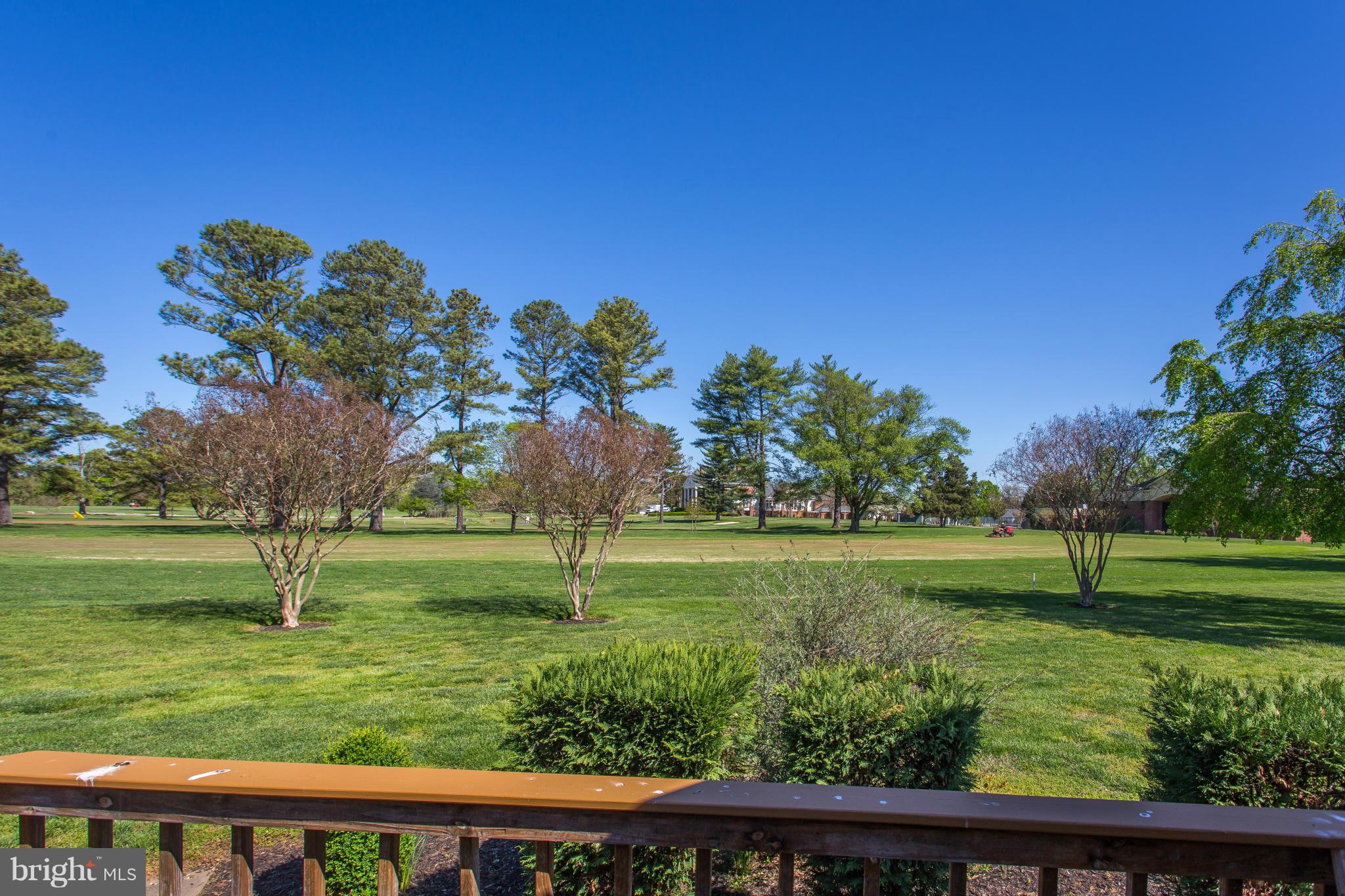 COUNTRY CLUB ESTATES - Residential